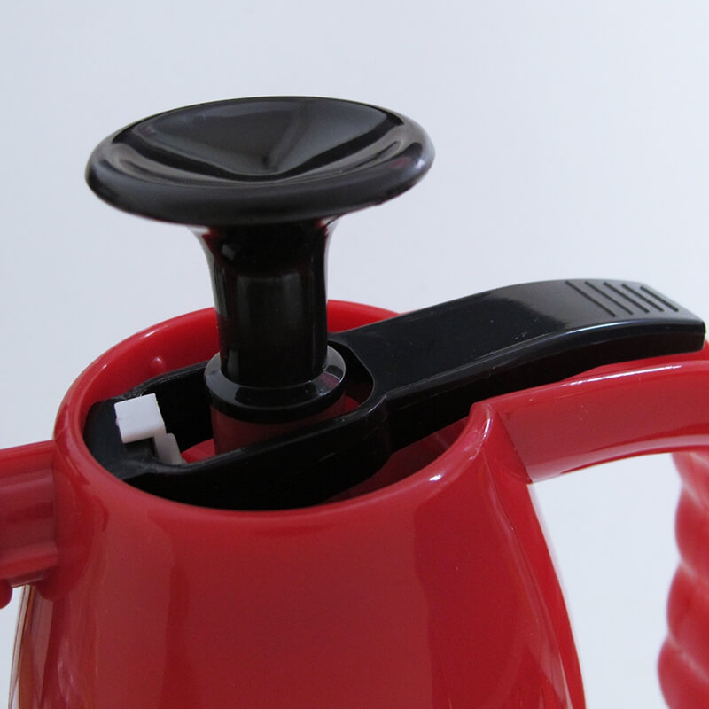 氣壓式噴水壺（1500ml）